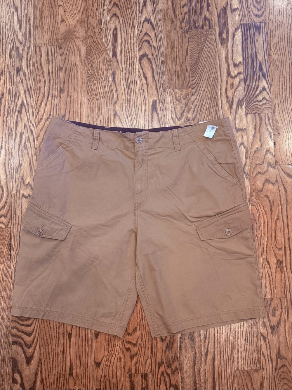 Old Navy Men's Cargo Shorts in Brown Tan